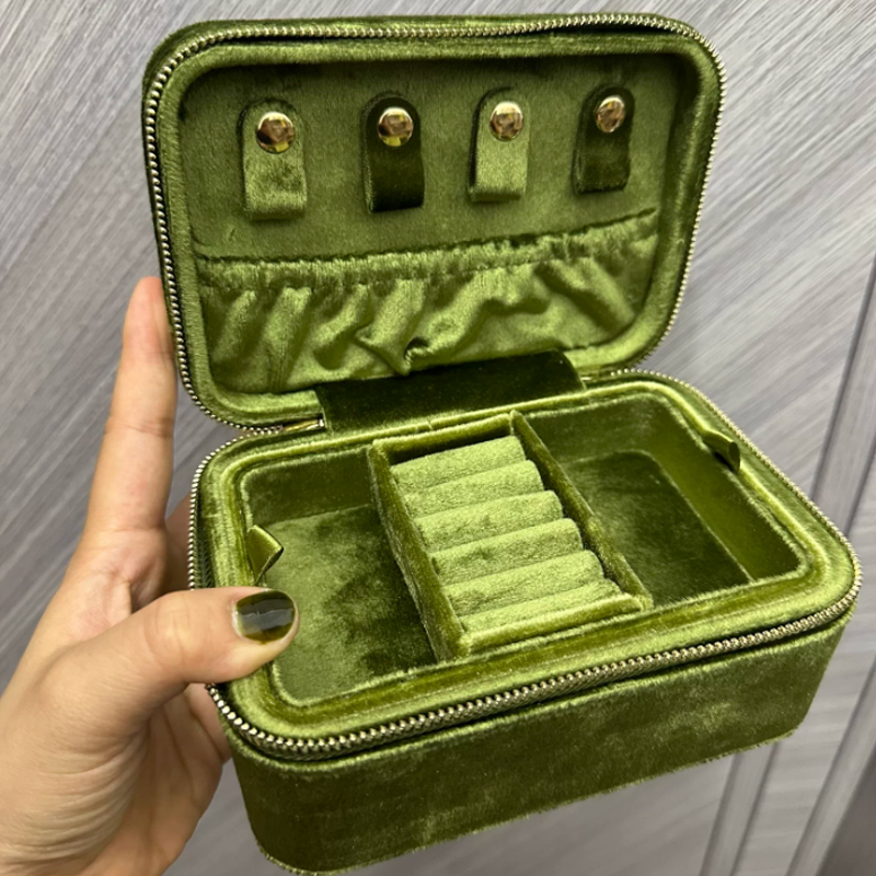 Luxury Skincare Samples - Light Luxury Exquisite Velvet Jewelry Storage